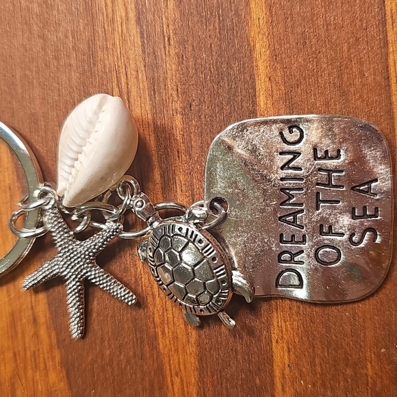 Dreaming of the Sea Keychain with Charms - Picture 2 of 3